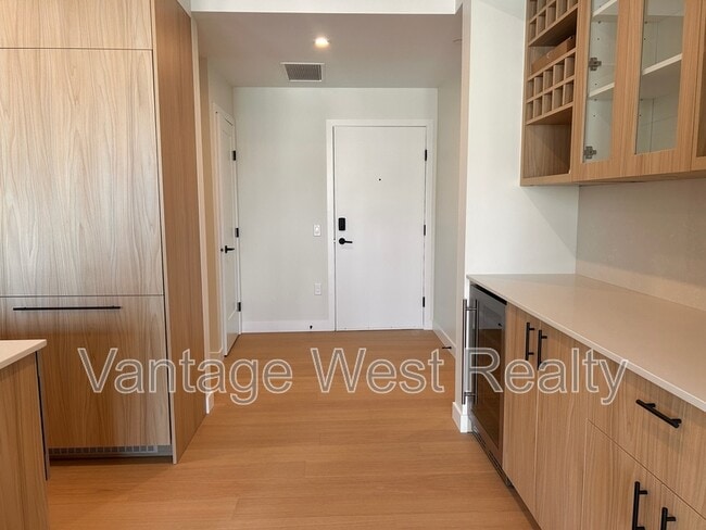 Photo du bâtiment - 9652-9652 Benchland Dr