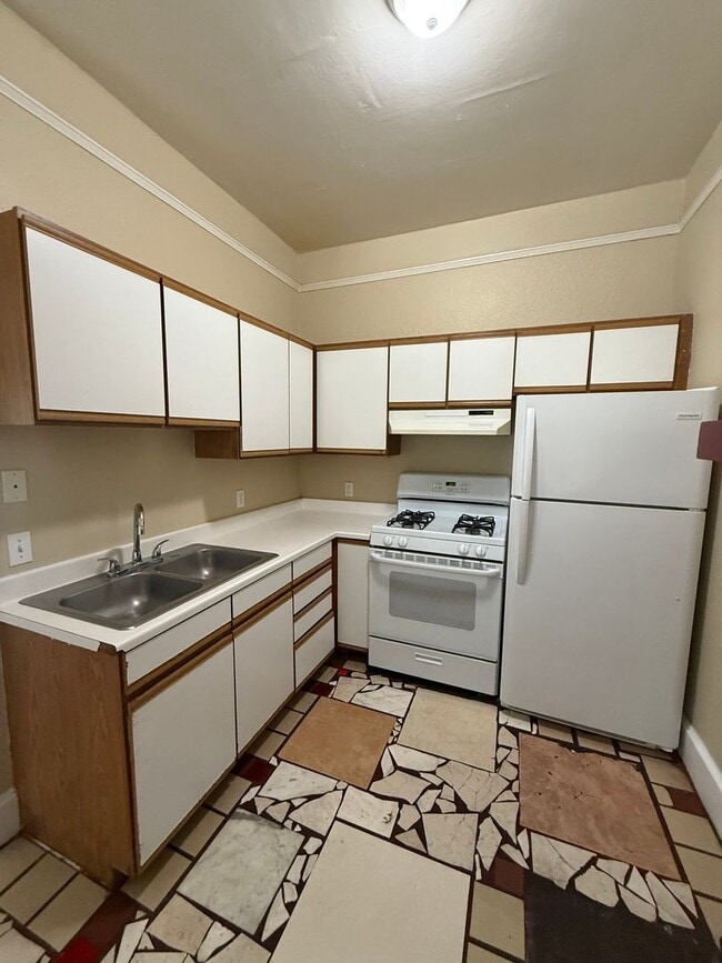 Building Photo - 511 A St