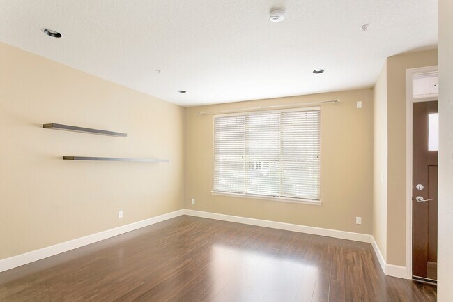 Photo - 3 Bedroom 2.5 Bathroom Townhome in the Hea...