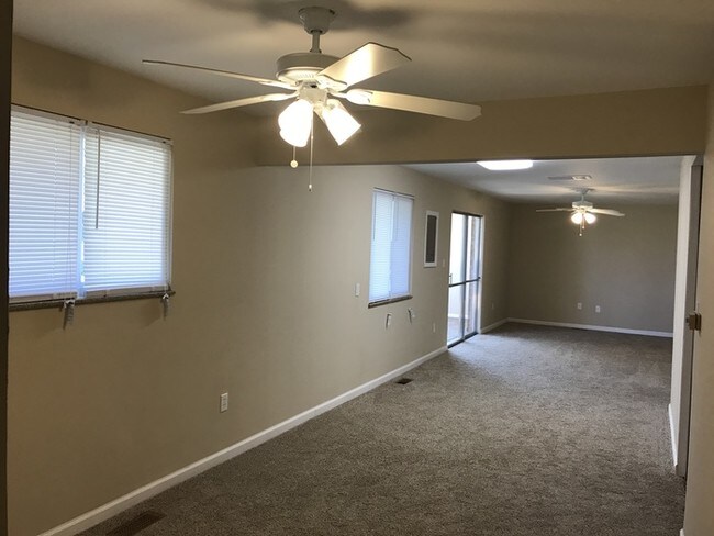 Building Photo - Newly Renovated Home!