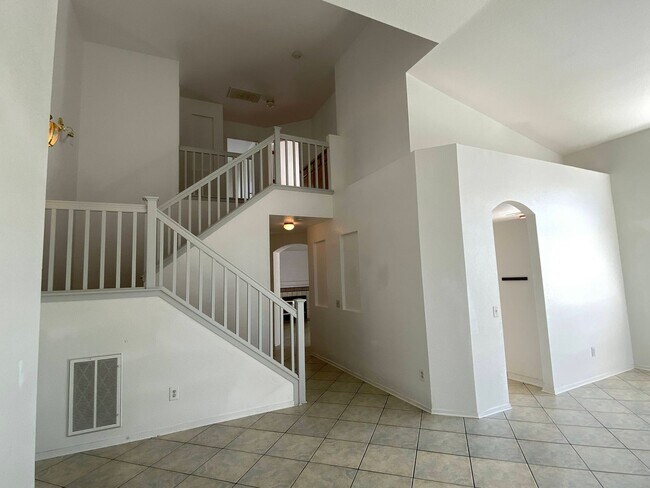 Foto del edificio - Large Four Bed, Three Bath Home with a Pool