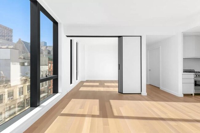 Building Photo - 3 bedroom in NEW YORK NY 10002