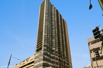Building Photo - 111 W Maple St
