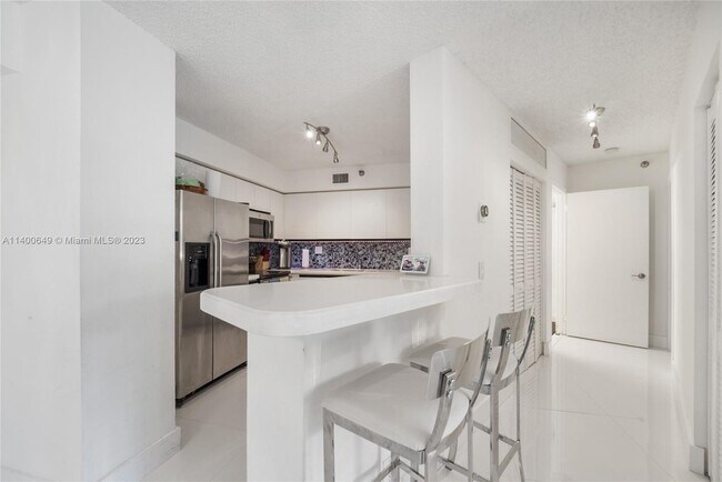 Foto del edificio - 3400 NE 192 St