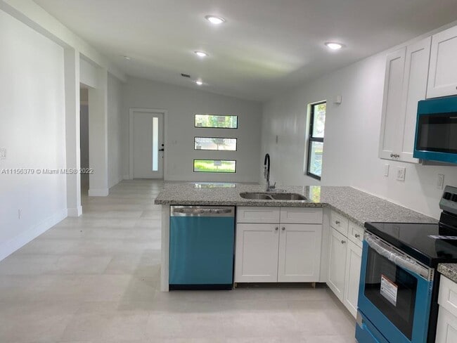 Building Photo - 421 NW 59th Terrace