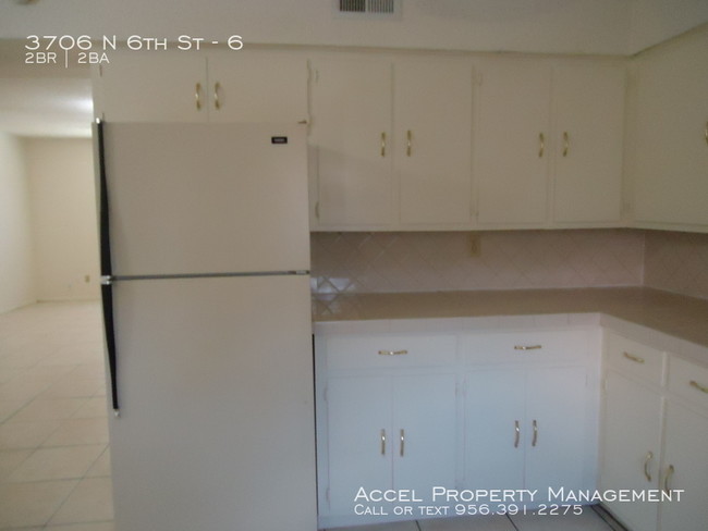 Foto del edificio - 3706 N 6th St