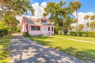 Building Photo - 4440 Halifax Dr