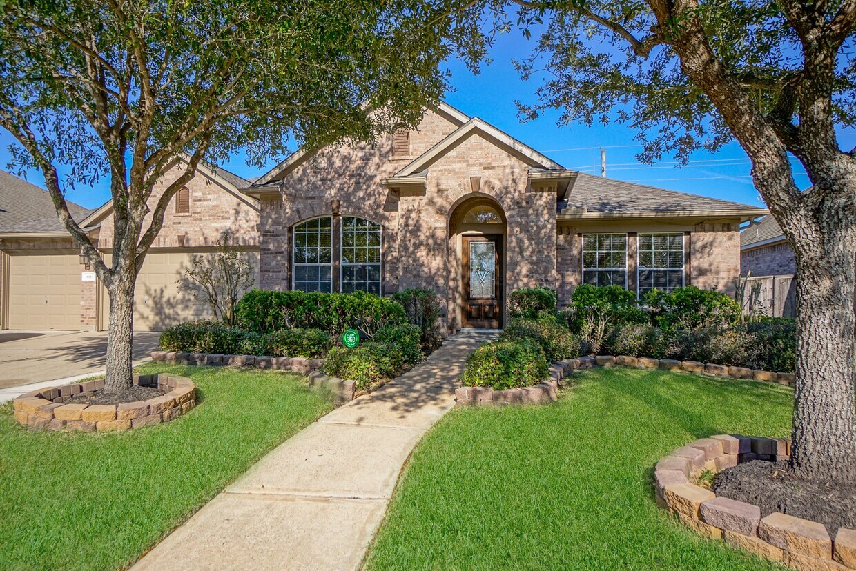 Foto principal - 8111 Ravens Gate Ln