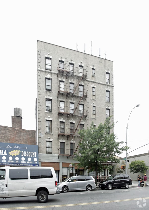 Building Photo - 834 E 161st St