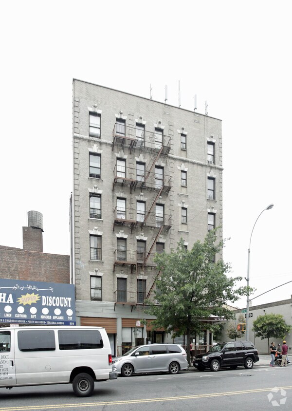 Foto del edificio - 834 E 161st St