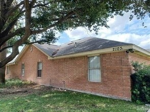 Building Photo - 7 Kimberly Ln
