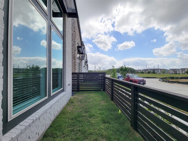 Foto del edificio - 19730 Riverbed Ln