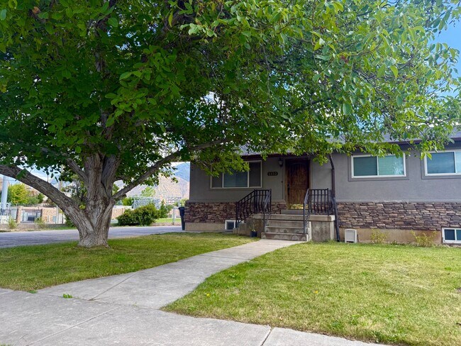 Foto del edificio - 1152 Sterling Dr