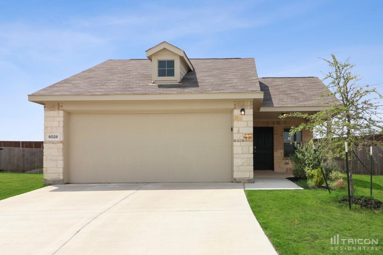 6028 Parkview Hills Lane Fort Worth TX House Rental in Fort Worth, TX