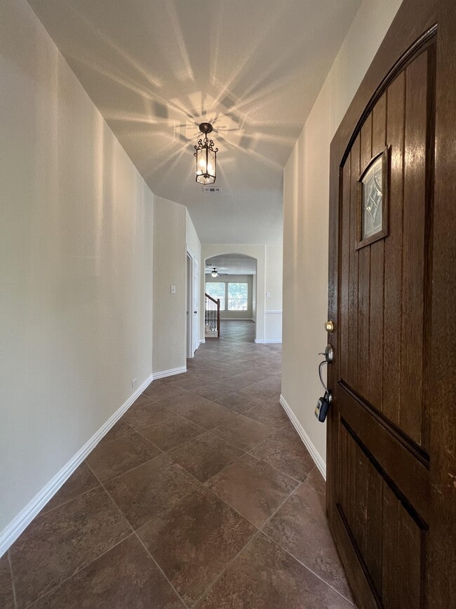 Foto del edificio - 25042 McBride Dr