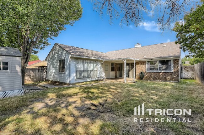 Foto del edificio - 3912 River Birch Rd