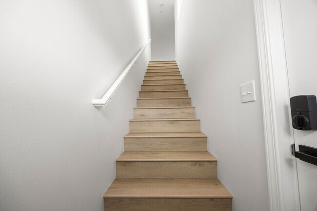 Foto del edificio - AVAILABLE NOW...BRAND NEW 3 BEDROOM 2 BATH