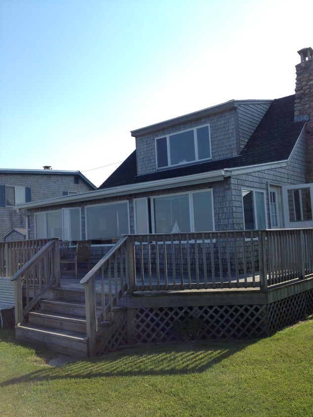 32 Calef Ave, Narragansett, RI 02882 House Rental in Narragansett, RI