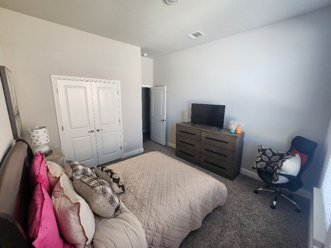 Foto del edificio - 3448 Evergreen Wy