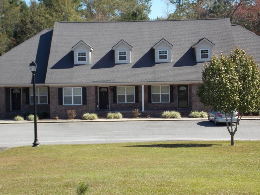 Primary Photo - 112 Lakeview Commons Rd