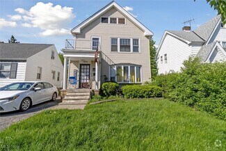 Building Photo - 1524 E 204th St
