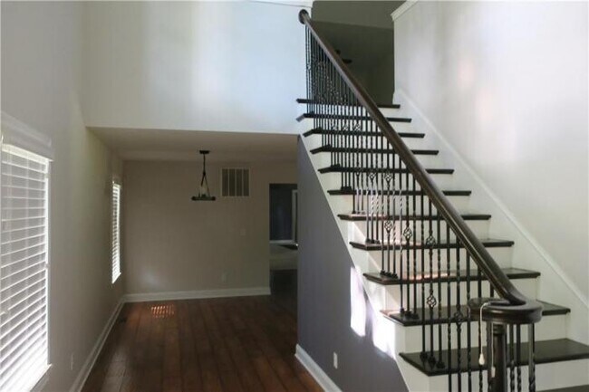 Building Photo - 3 bedroom in Indianapolis IN 46259