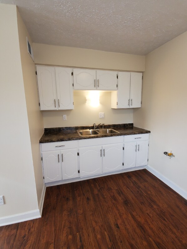Building Photo - 2854 Joyce Ave