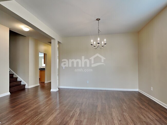 Foto del edificio - 504 Greywood Ln