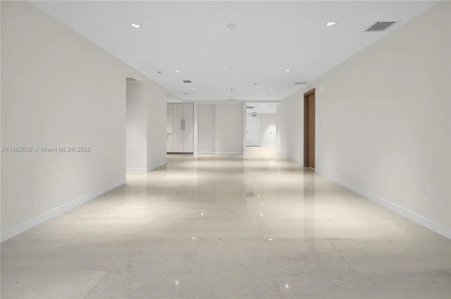 Foto del edificio - 1135 Bay Dr