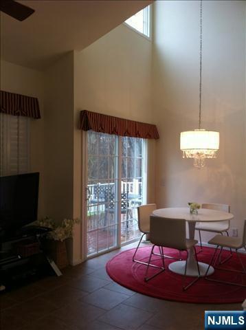 Building Photo - 85 Buckthorn Ct