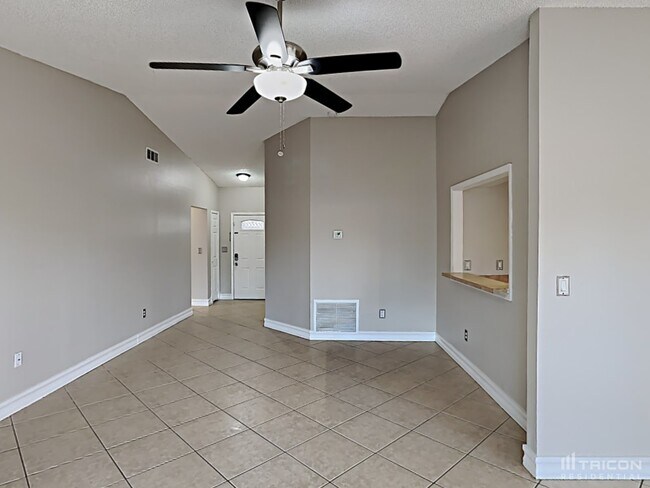 Building Photo - 1611 Crossridge Dr