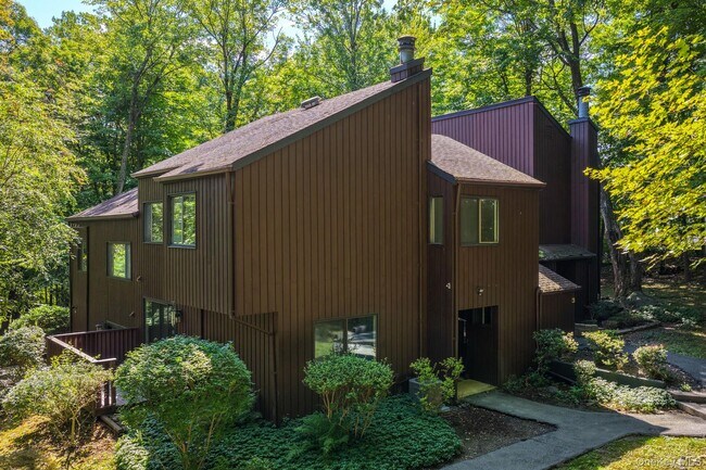 Foto del edificio - 4 Aspen Ct