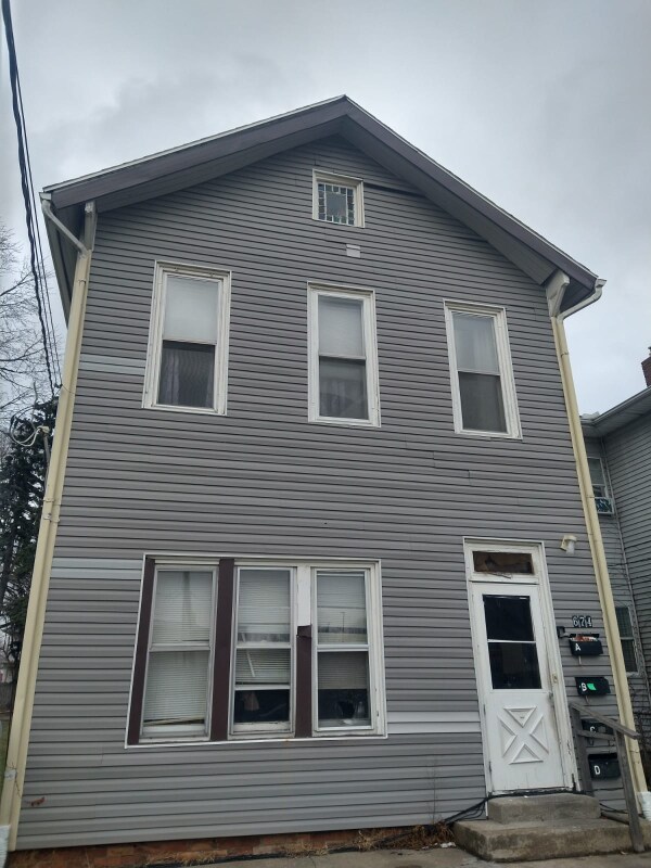 674 Walbridge Ave, Toledo, OH 43609 Room for Rent in Toledo, OH