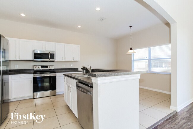 Building Photo - 2800 Sweetspire Cir