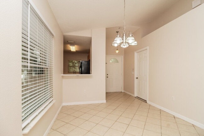 Building Photo - 31074 Lochmore Cir