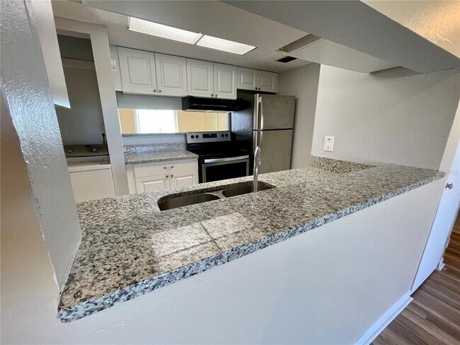 Foto del edificio - 9960 5th St N