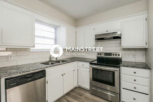 Foto del edificio - 4 Bedroom Pet-Friendly Home in Midwest Cit...