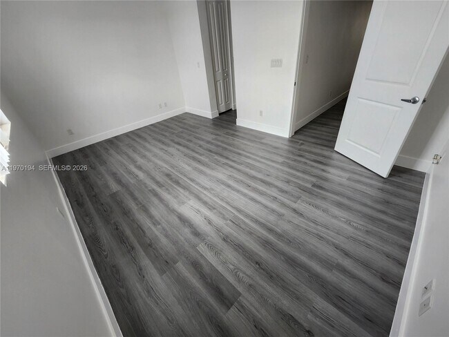 Building Photo - 2615 SW 81st Ter