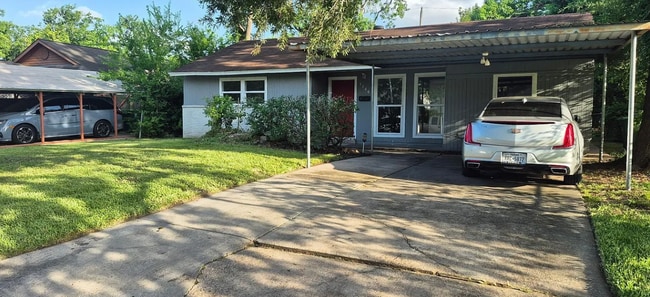Building Photo - 5746 Lakefield Dr