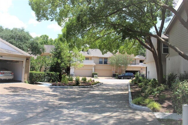Building Photo - 12625 Memorial Dr