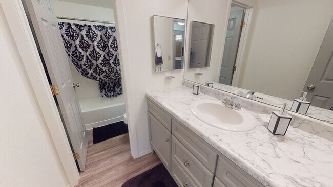 Building Photo - 1057 Sitting Bull Ct