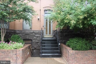 Building Photo - 2307 Pennsylvania Ave NW