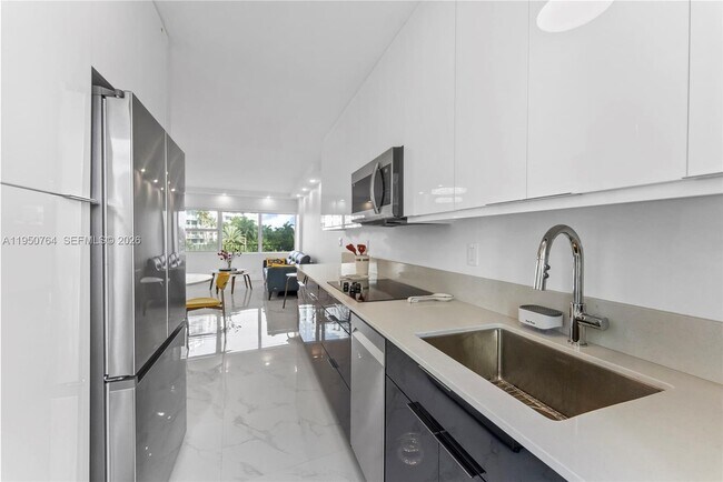 Foto del edificio - 3250 NE 28th St