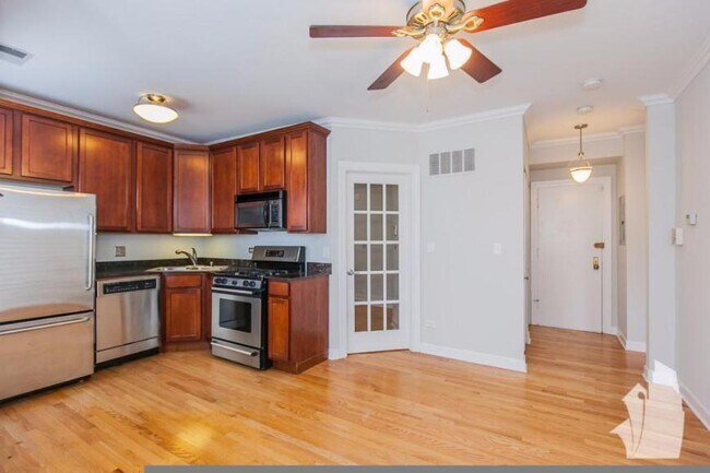 Photo - 2 bedroom in Chicago IL 60657 Apartment