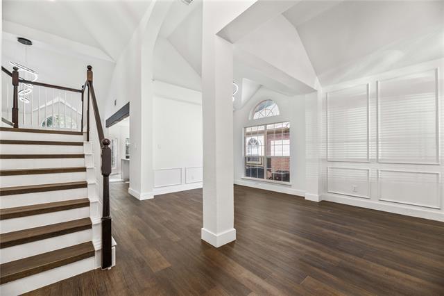 Foto del edificio - 804 Wooded Creek Ln