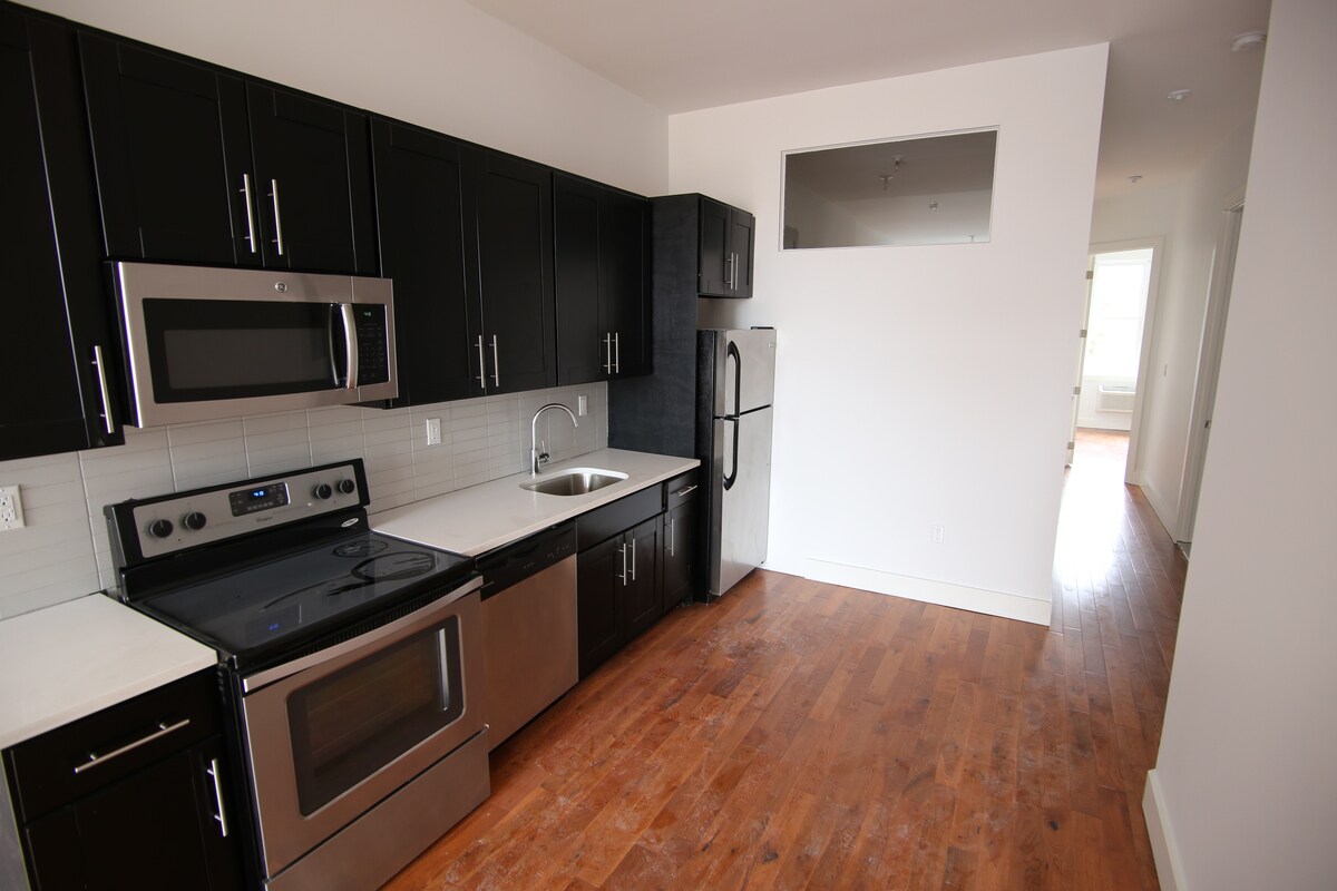 Primary Photo - 593 Central Ave