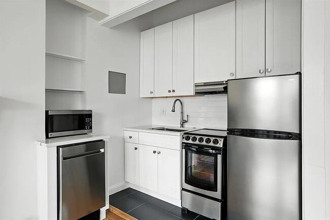 Building Photo - 388 Marlborough St