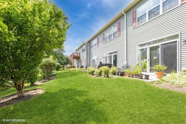 Foto del edificio - 2429 Golf Ridge Cir