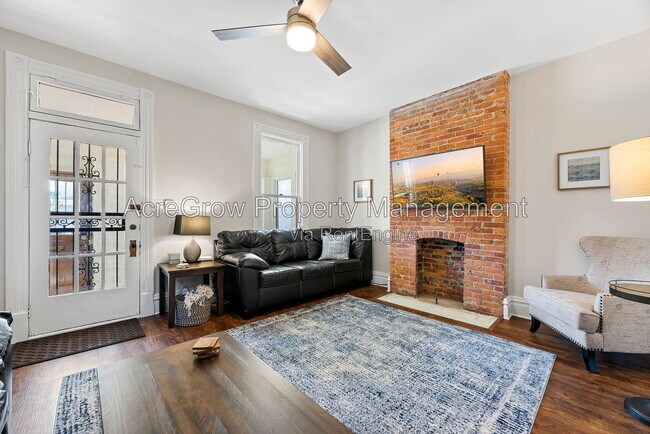 Foto del edificio - 374 E Whittier St