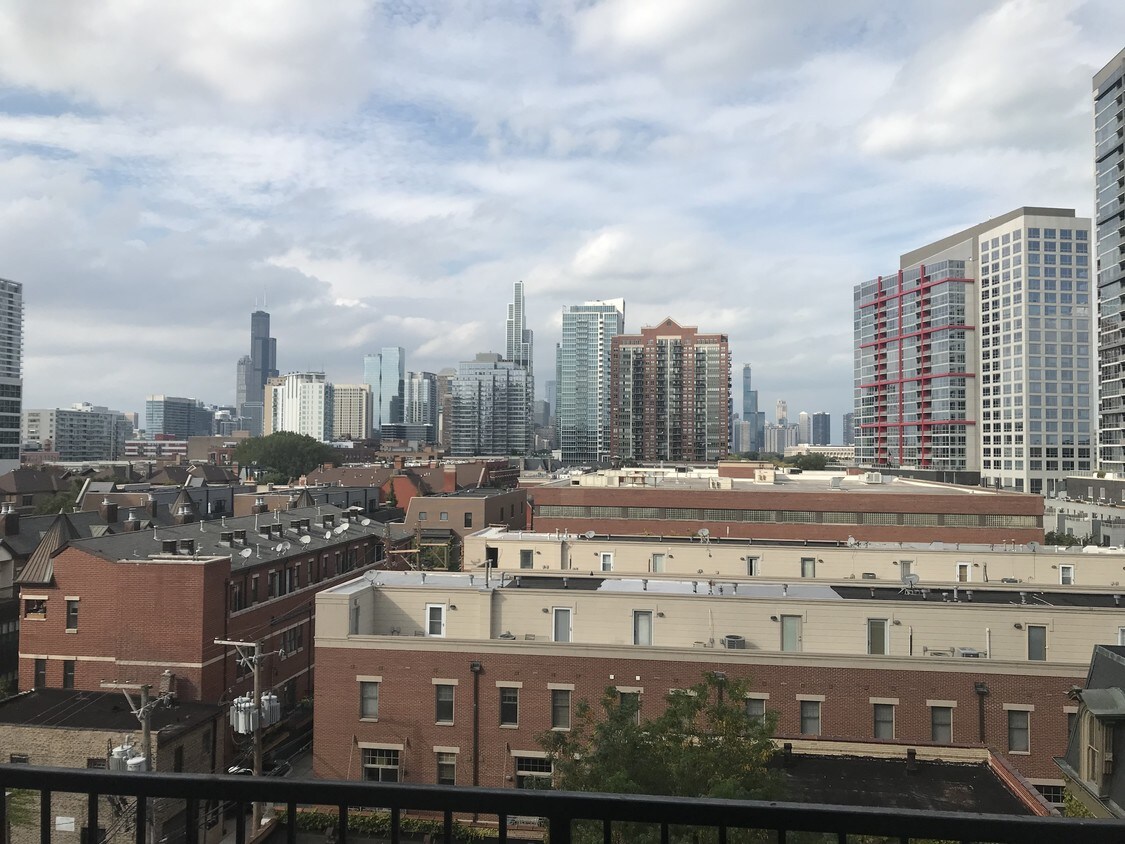 Vista diurna del horizonte desde el apartamento - 320 E 21st St